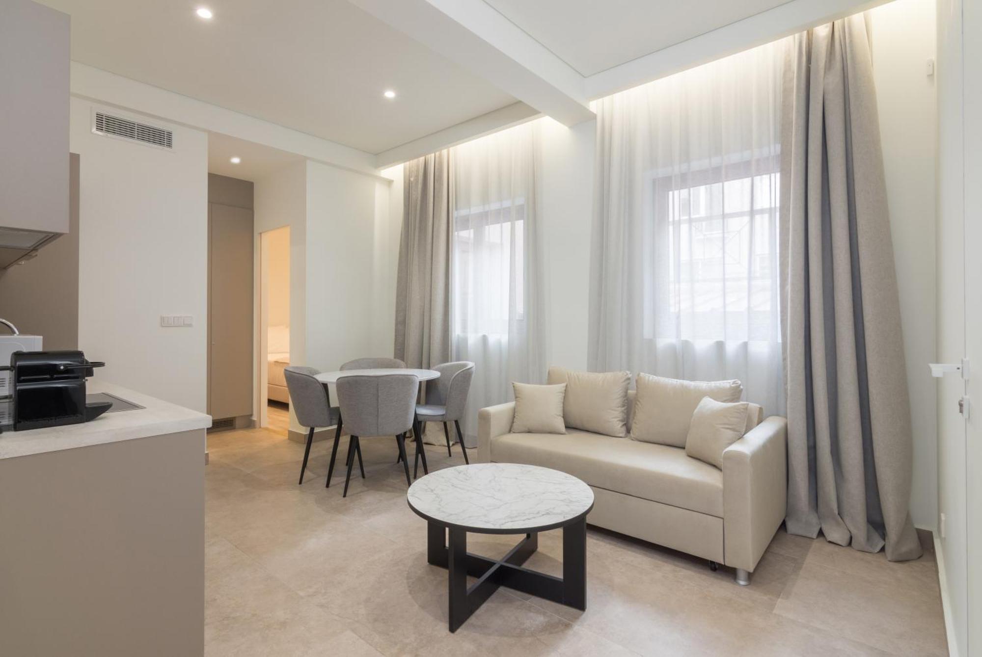 Socrates Fully Equipped Apartments With Unique Design Athén Kültér fotó
